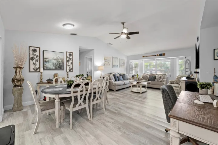 Kitchen/Living Room