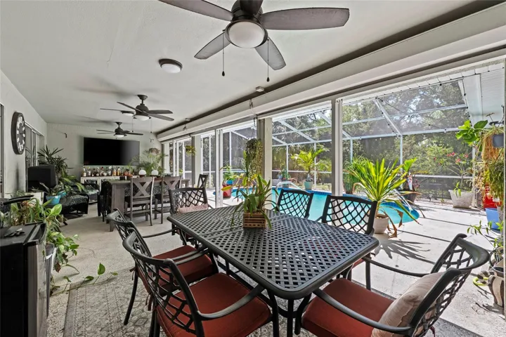 Lanei With Outdoor Seating