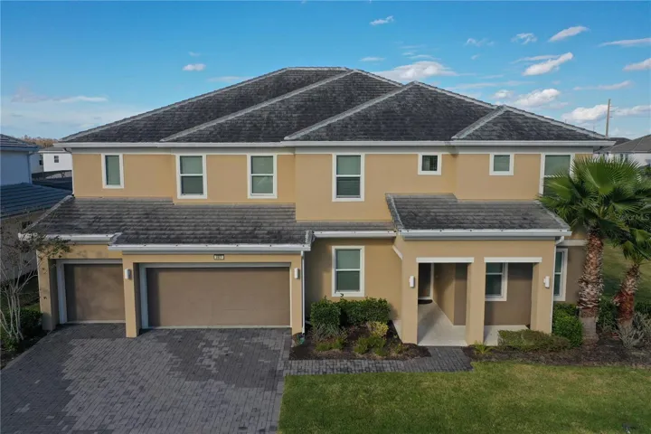 6,404 Sqft property
