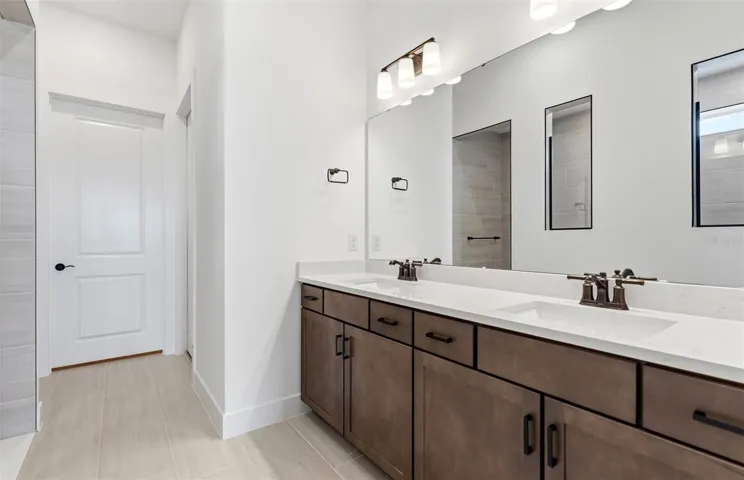 Owner's Bathroom w/Dual Sinks