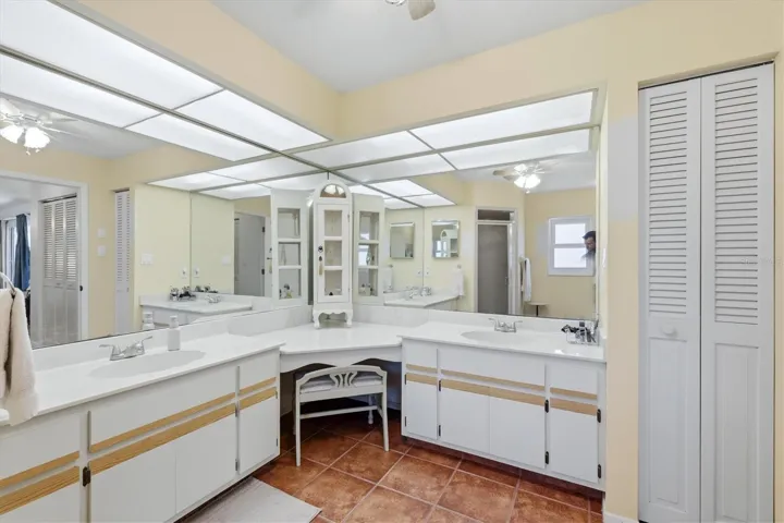 Master Bath Dual Sinks and Vanity