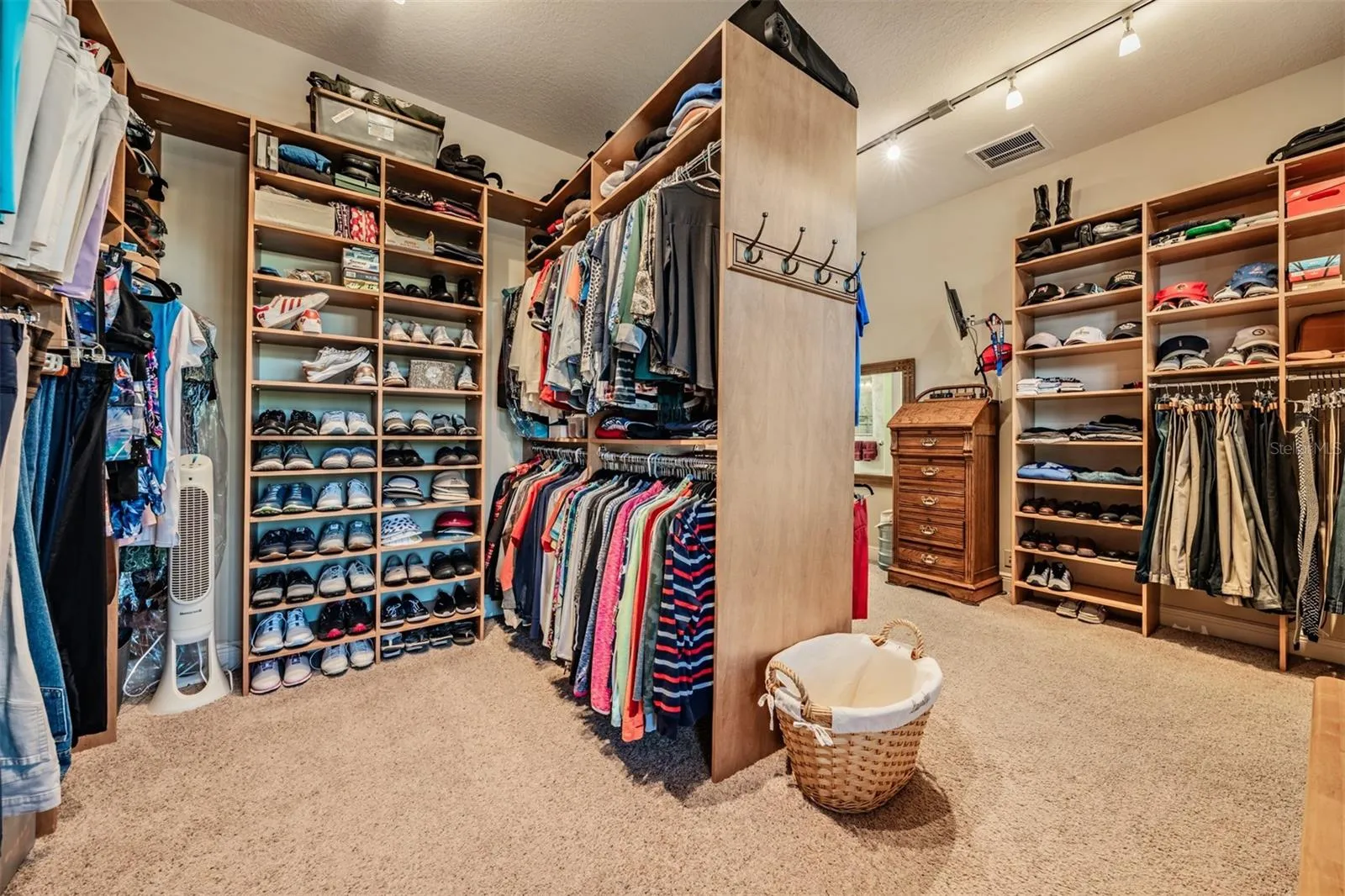 CUSTOM CLOSET is AMAZING!!
