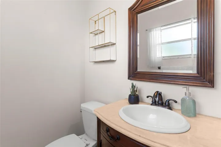 1/2 bath in primary bedroom
