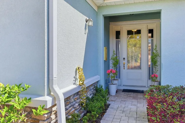 Covered front entryway