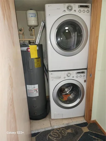 Shared washer & dryer in lobby