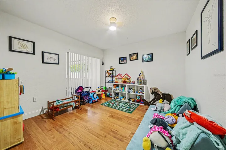 bedroom4/office 11'0"x10'11"