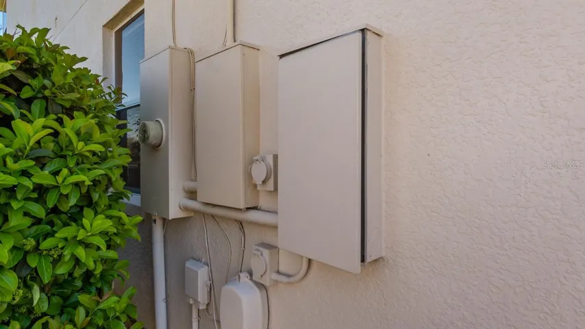 2 Generator Inlets