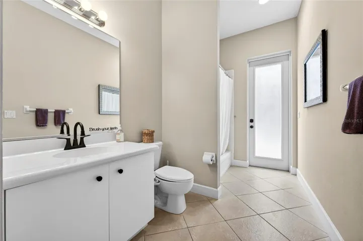 Pool/guest bathroom
