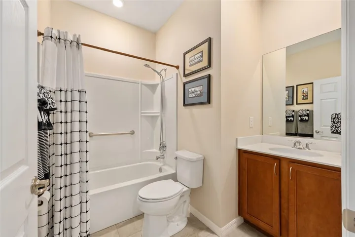 Guest full bathroom