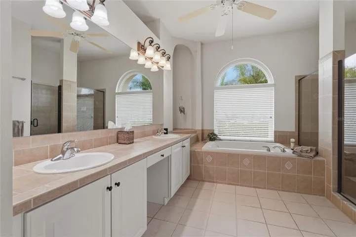 Primary En Suite Bath