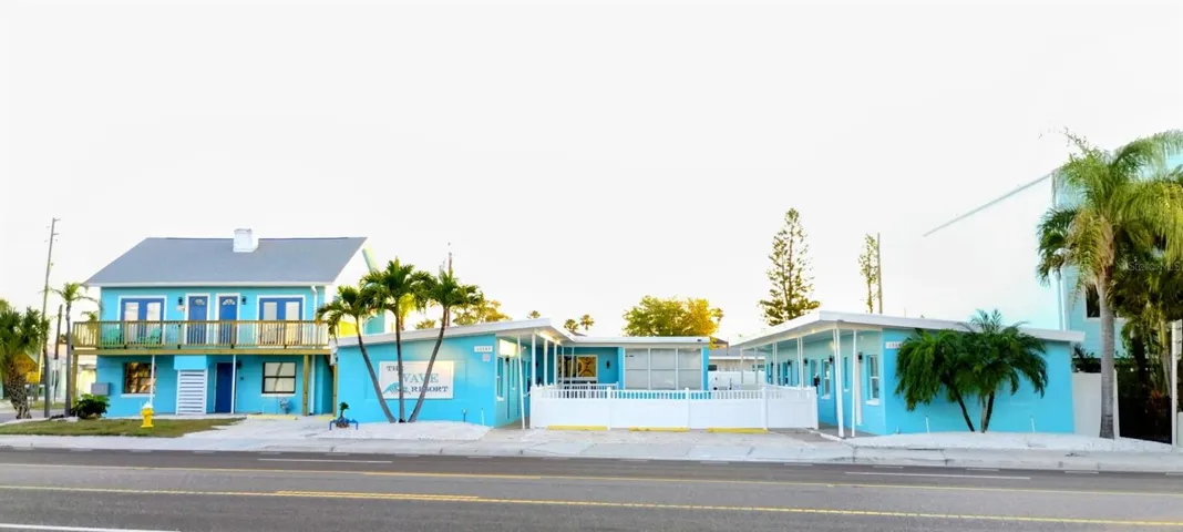 The wave Resort Madeira Beach