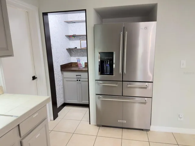 Kitchen/ Coffee Pantry