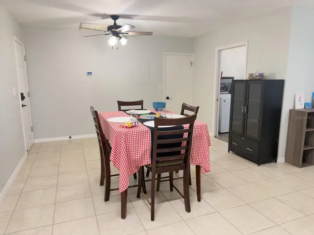 Flex Room/ Eating space