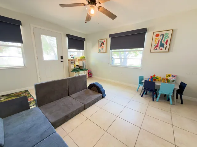 Den / Flex Room