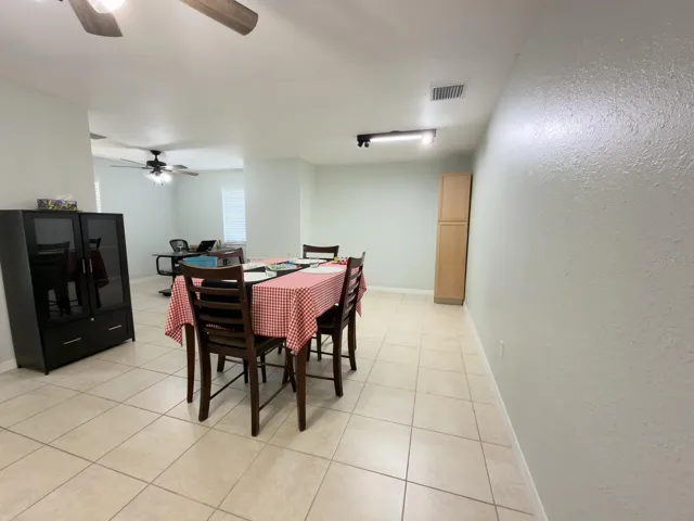 Flex Room/ Eating space