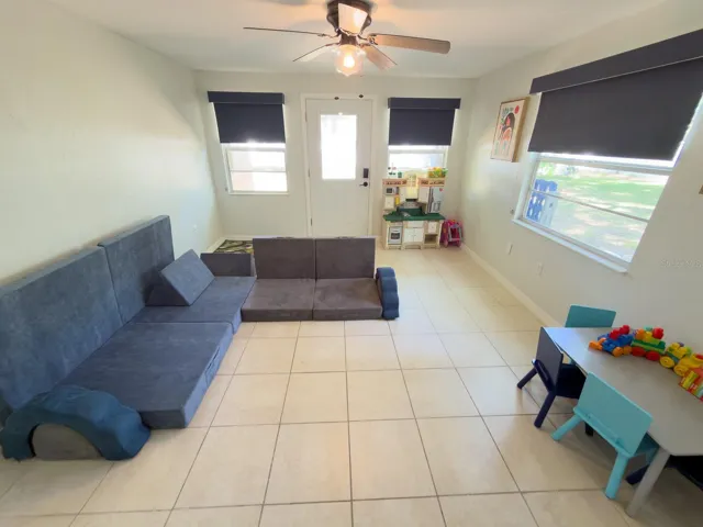 Den / Flex Room