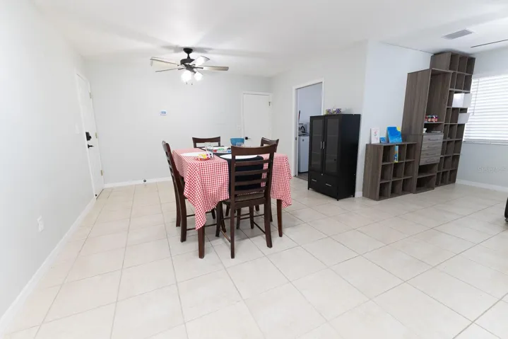 Flex Room/ Eating space