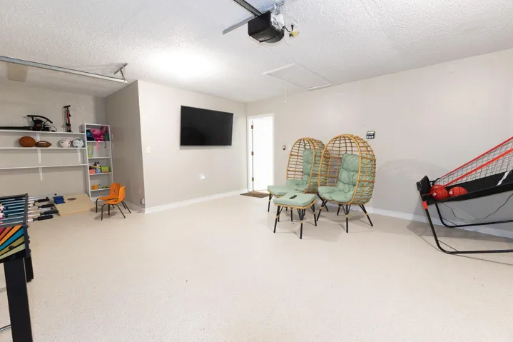 Garage /Entertaining Space