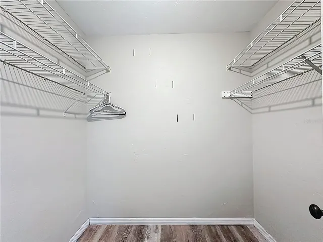 Master - Large Walk-in Closet