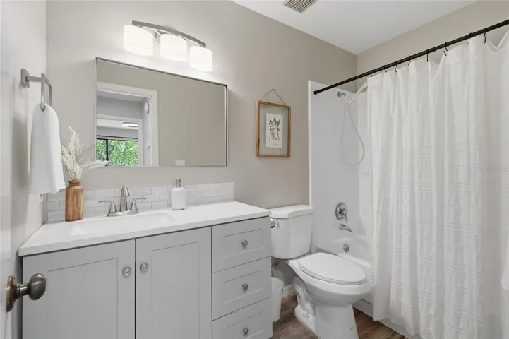 Full Bathroom with new Everything!!