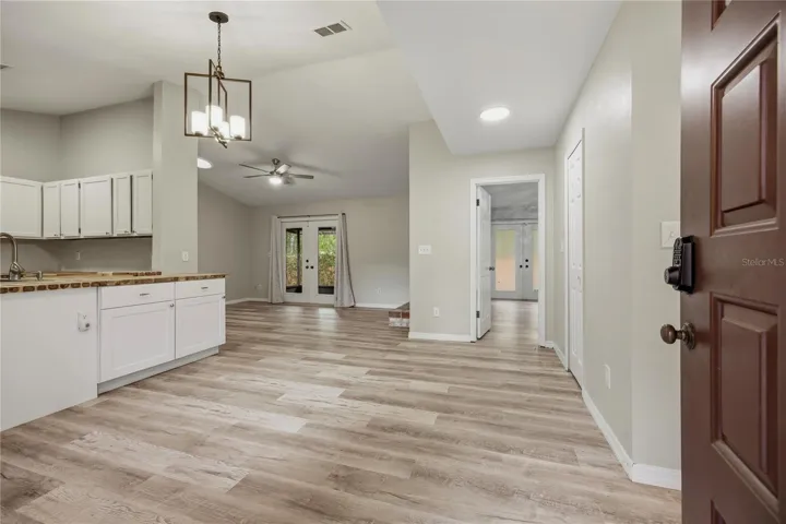 Open Concept/Vaulted Ceilings