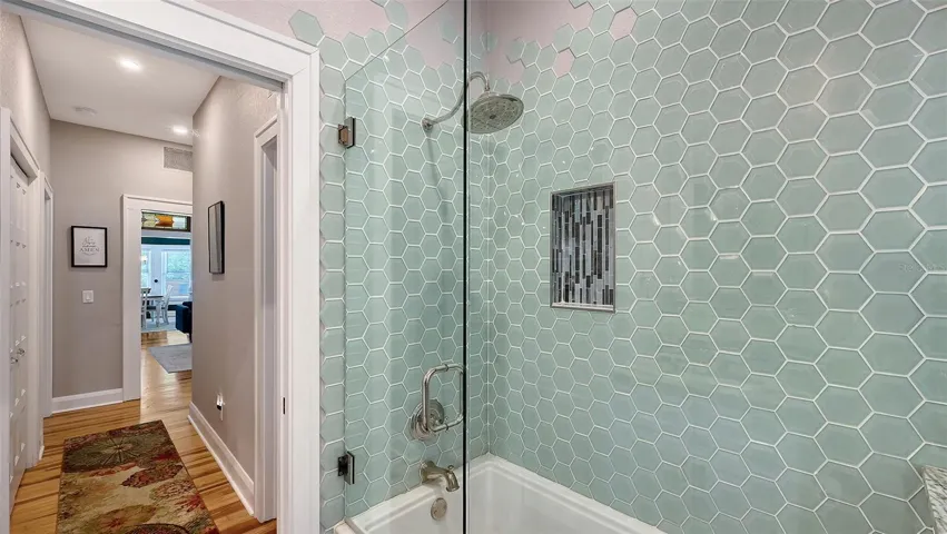 2nd Bath With Inlaid Tile Surround
