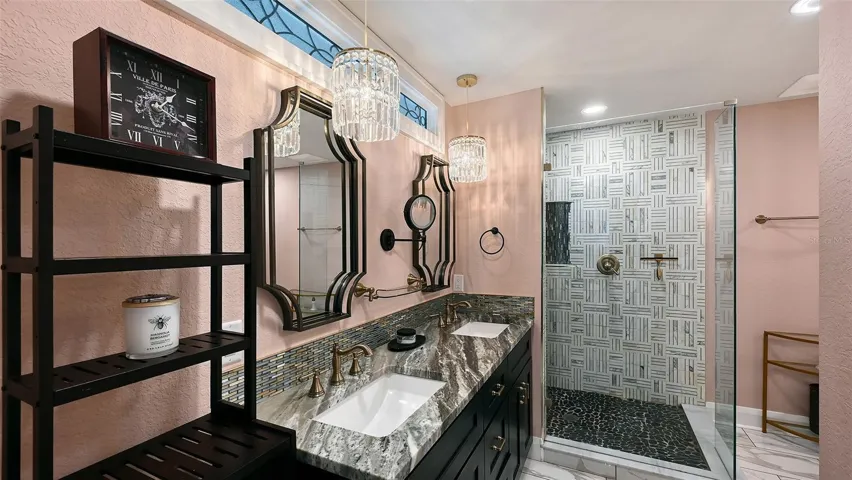 En-Suite Bath with Walk in Closet