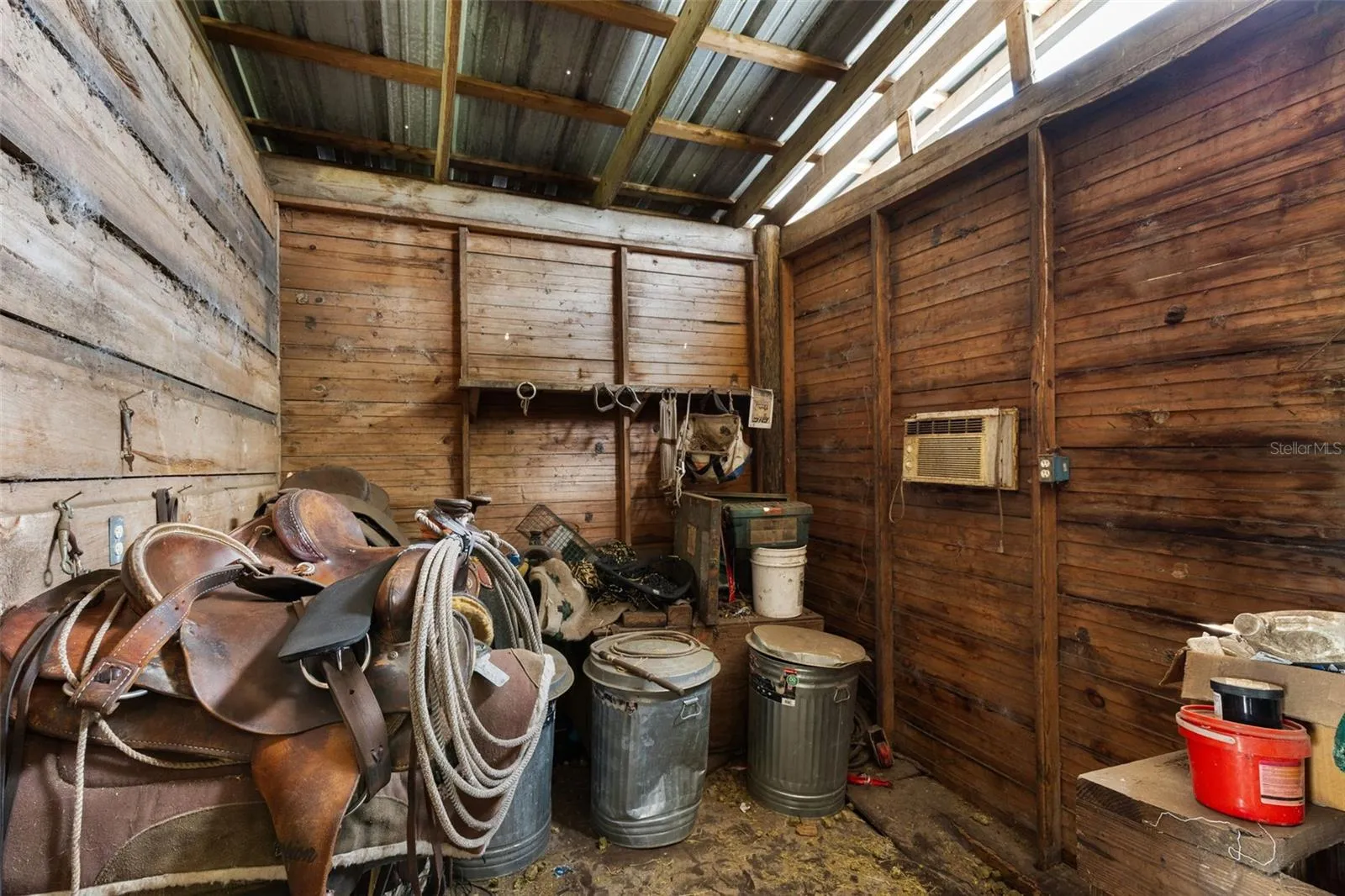 feed/tack room