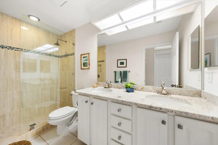 A lovely and spacious guest bathroom for the second living level.