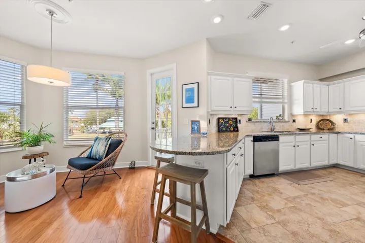 A roomy kitchen, perfect for the chef in the family!