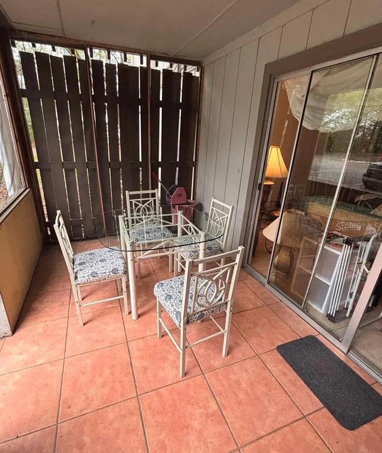 Screened-in Porch