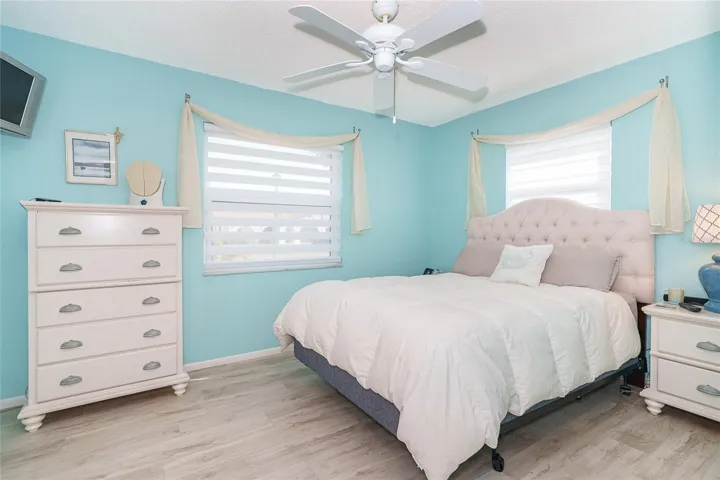 Master bedroom w/vinyl plank flooring