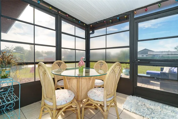 Enclosed screened lanai