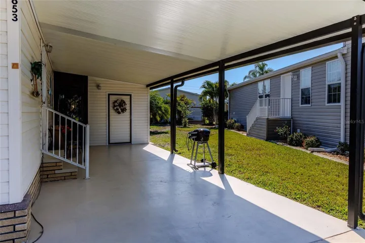 Carport/Parking