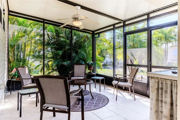 Side Lanai