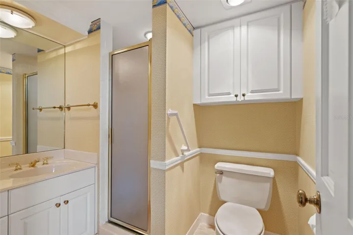 en suite bathroom
