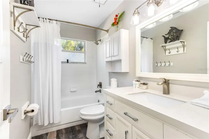 2nd Bathroom