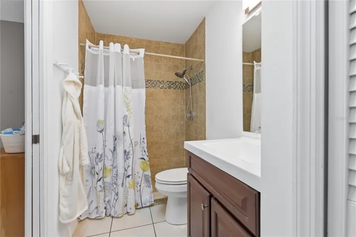 Bathroom 3 of 4