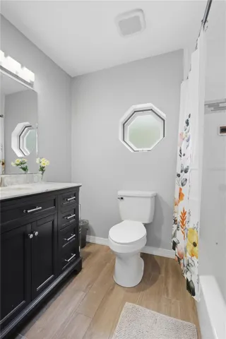 bathroom 2 of 4