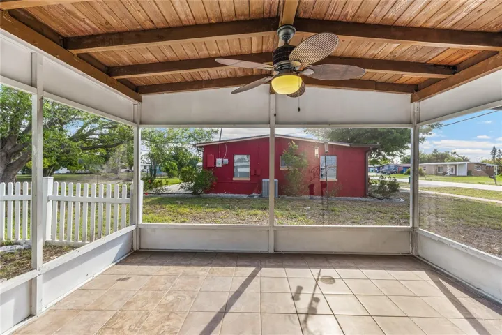 Screened In Lanai