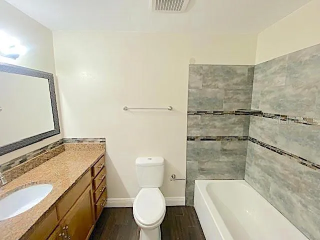 Main Bath Pic #1
