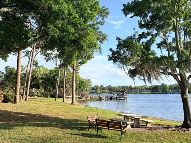 Lake Pineloch