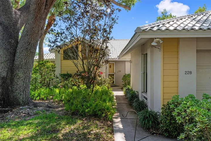 Walkway to front entry