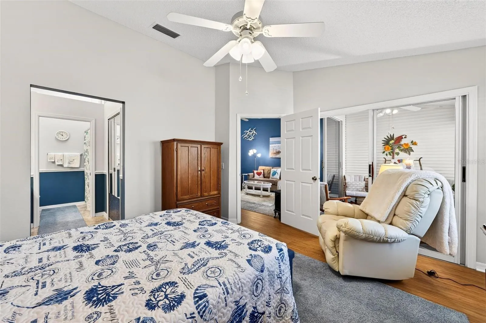 Master bedroom with ensuite and Florida room access