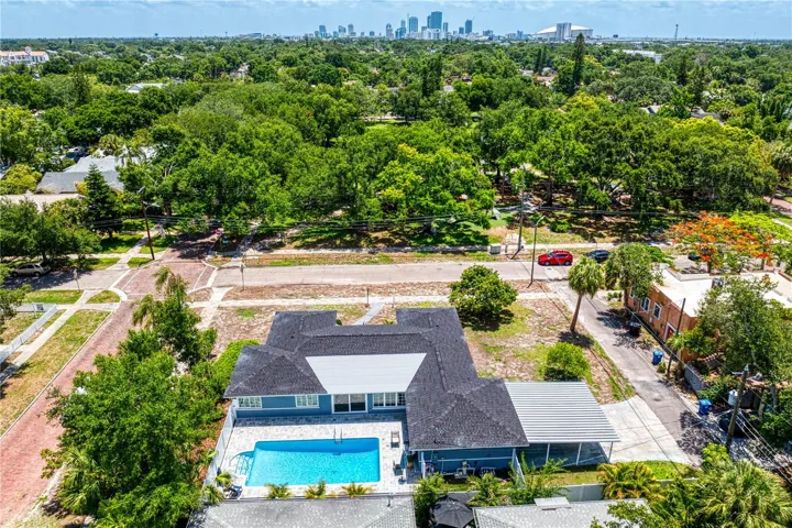 Large Double in close proximity of Downtown St Petersburg