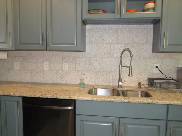 Take backsplash