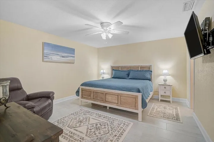 MAIN BEDROOM