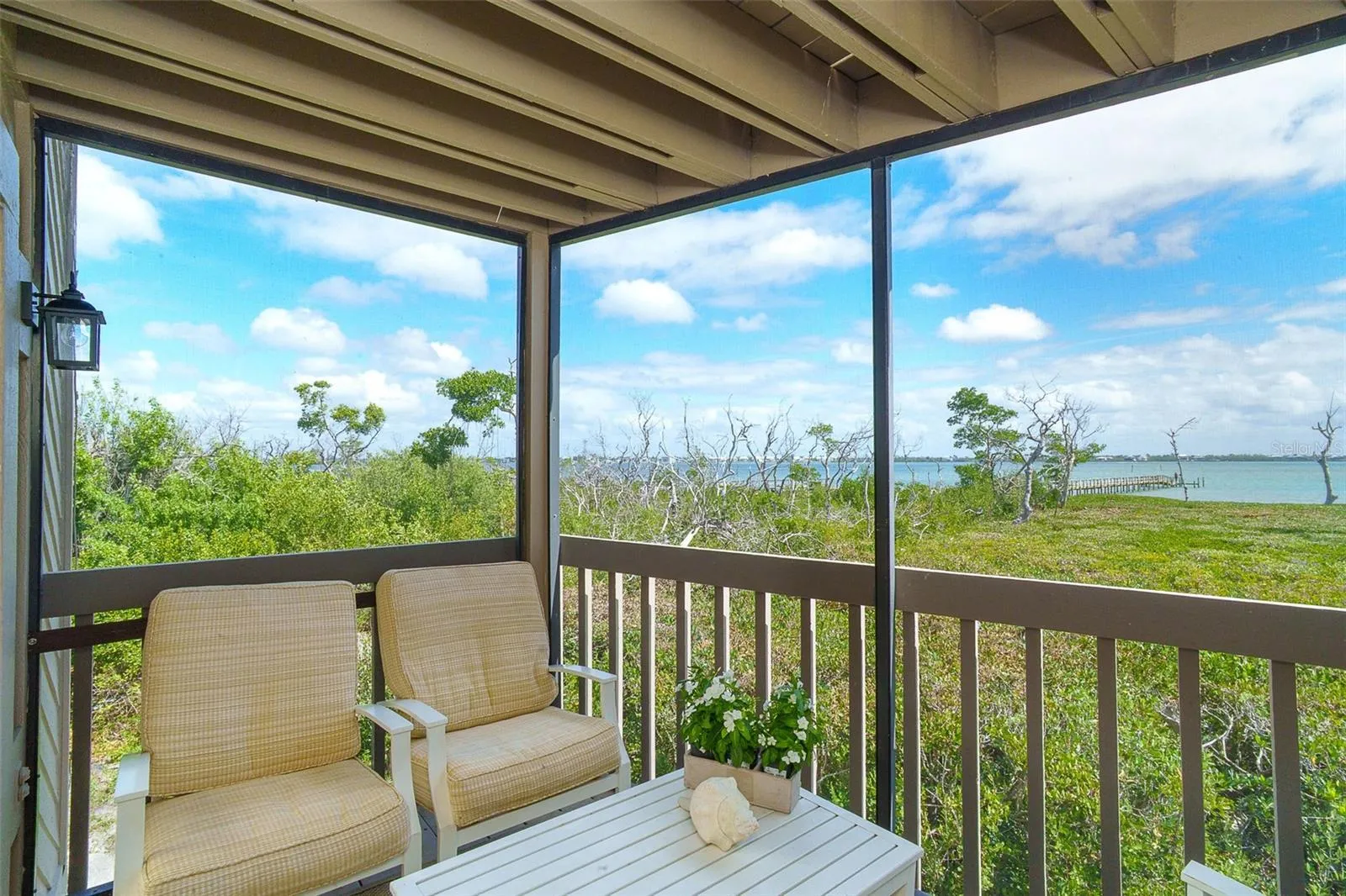 Living room lanai