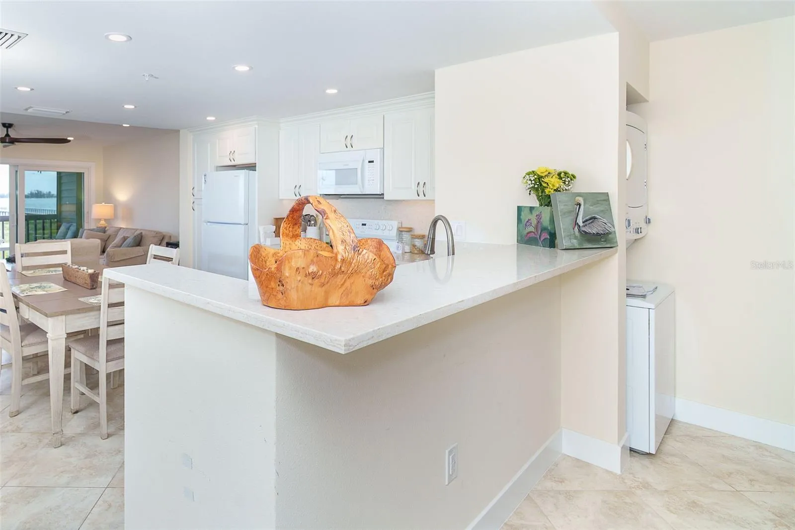 Breakfast bar