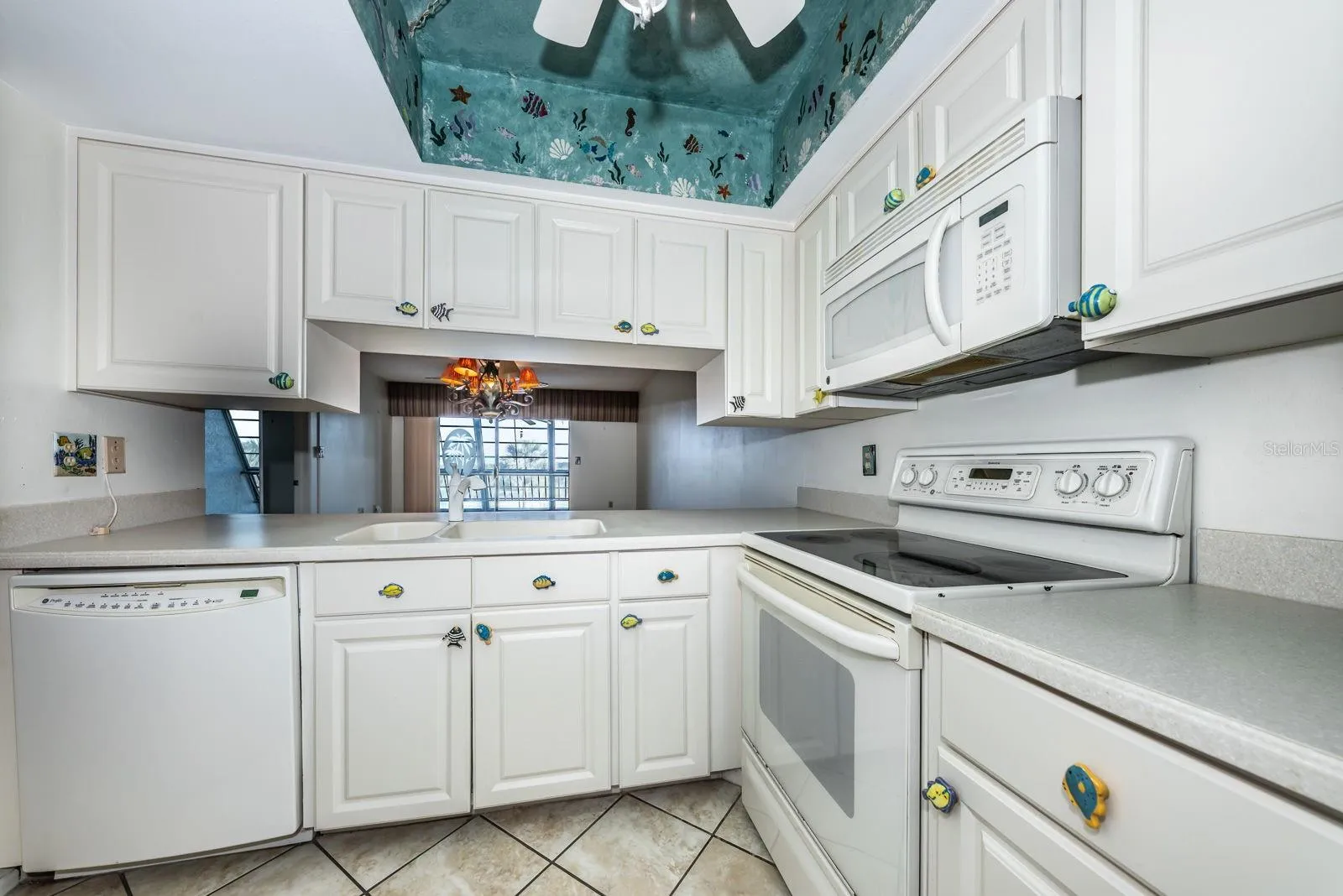 Spacious Kitchen